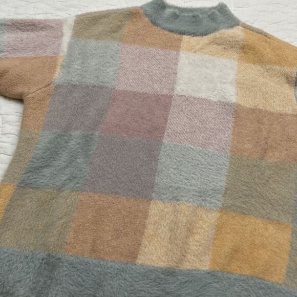Ann Taylor Color Block Fuzzy Sweater size Medium - Picture 5 of 7